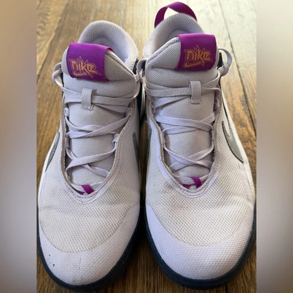 Nike Team Hustle D10 SE Purple Silver Shoes Kids Size 6Y - Picture 2 of 8